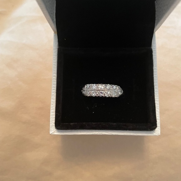 Beautiful New Diamond & Platinum Ring - Picture 4 of 8